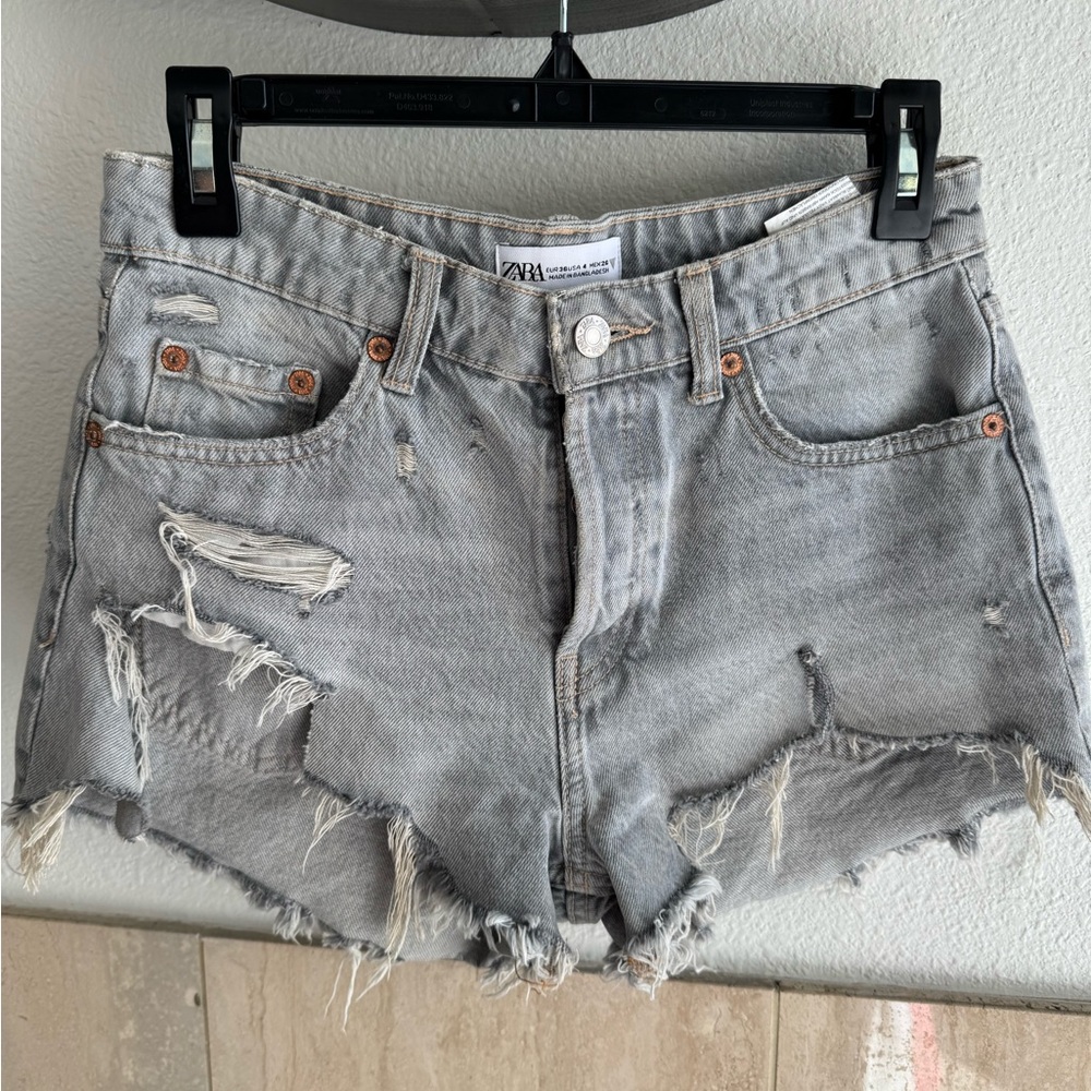 Zara Light Gray Distressed ripped Jean Shorts